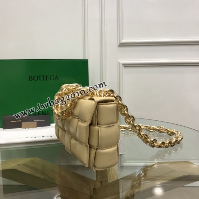 Bottega veneta高端女包 96008木薯 寶緹嘉新款枕頭鏈條包 BV經典款單肩斜挎手提女包  gxz1229
